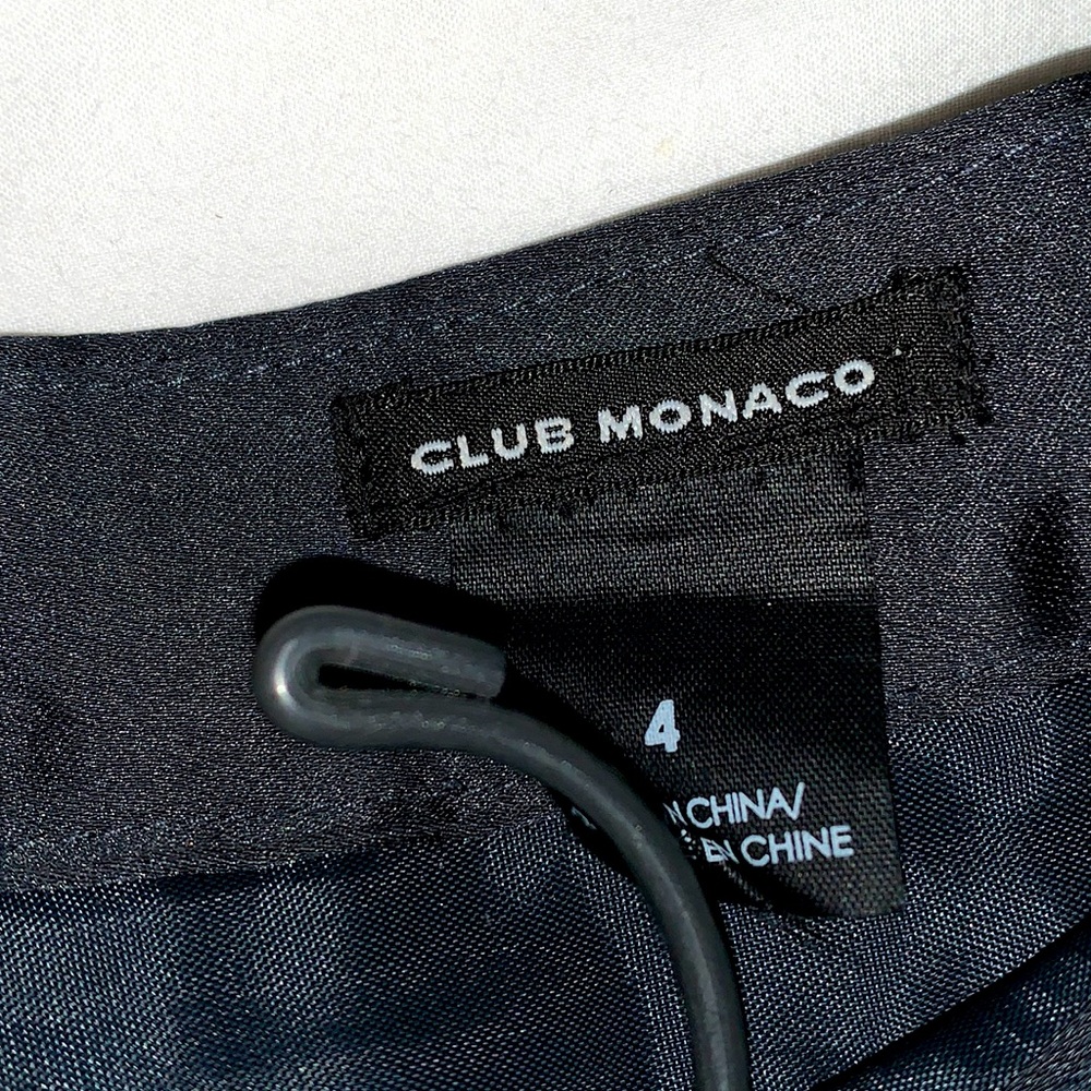 CLUB MONACO navy pleated skirt - Picture 4 of 5
